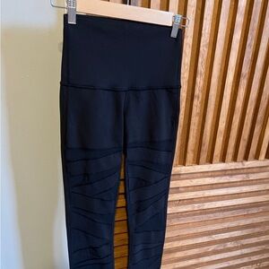 Black High-Waisted Leggings Mesh